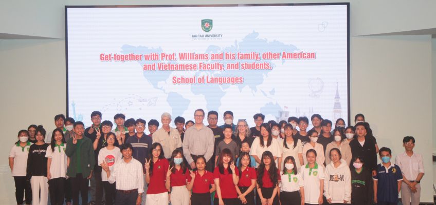Get-together with foreign and Vietnamese faculty and students from the School of Languages
